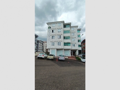 KARABÜK MERKEZ KARABÜK MAHALLESİ'NDE 5 YILLIK BİNA İLKOKULU VE ORTA OKULA SAĞLIK OCAĞI SOSYAL YAŞAM MERKEZİNE MARKETE YAKIN SATILIK 3+1